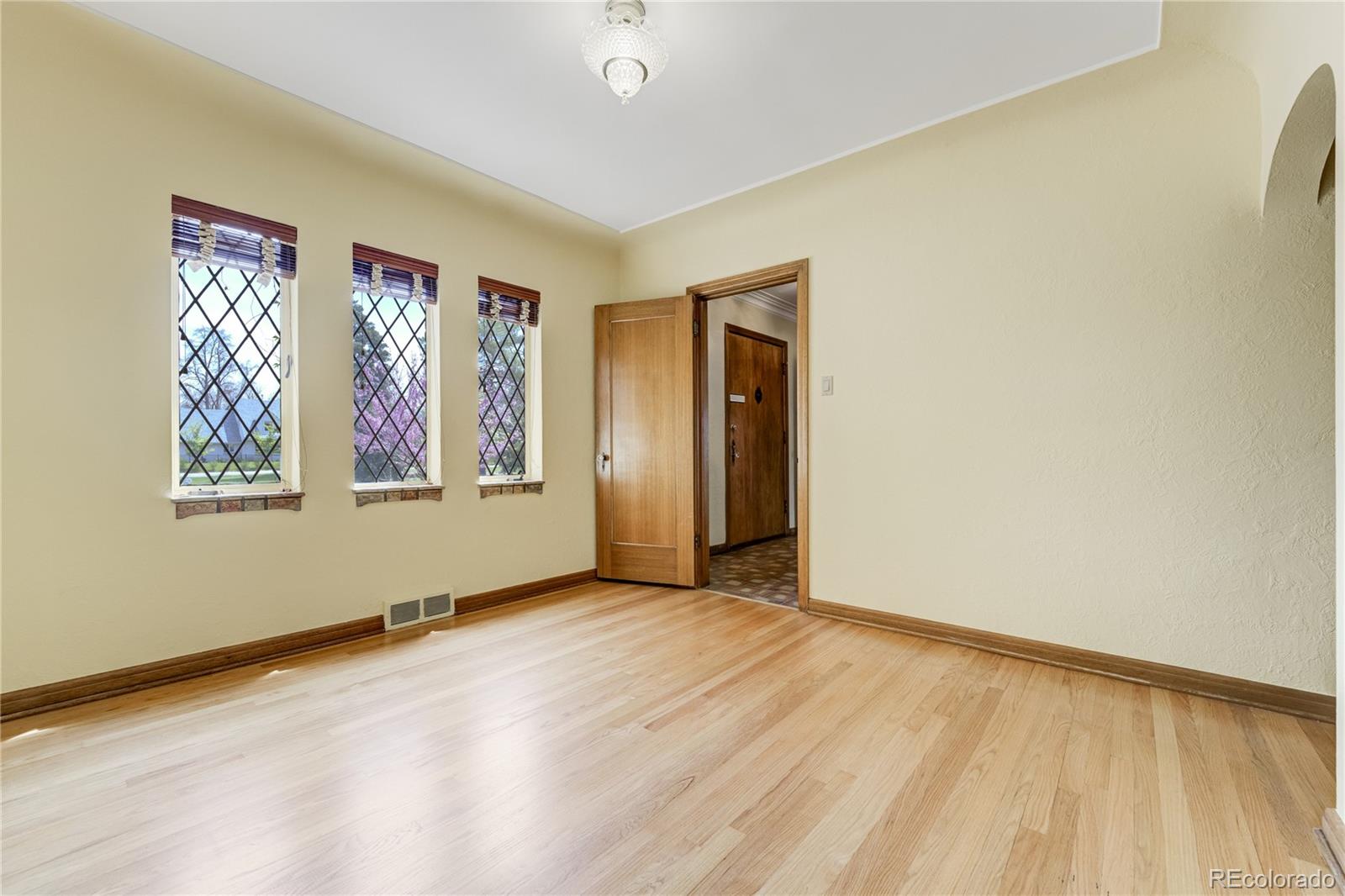 2285 N Monaco Parkway