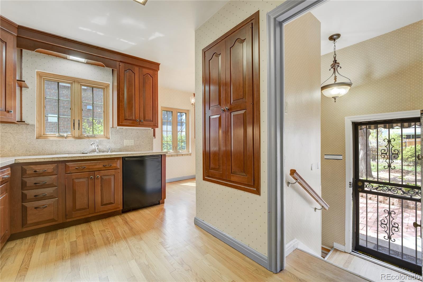 2285 N Monaco Parkway