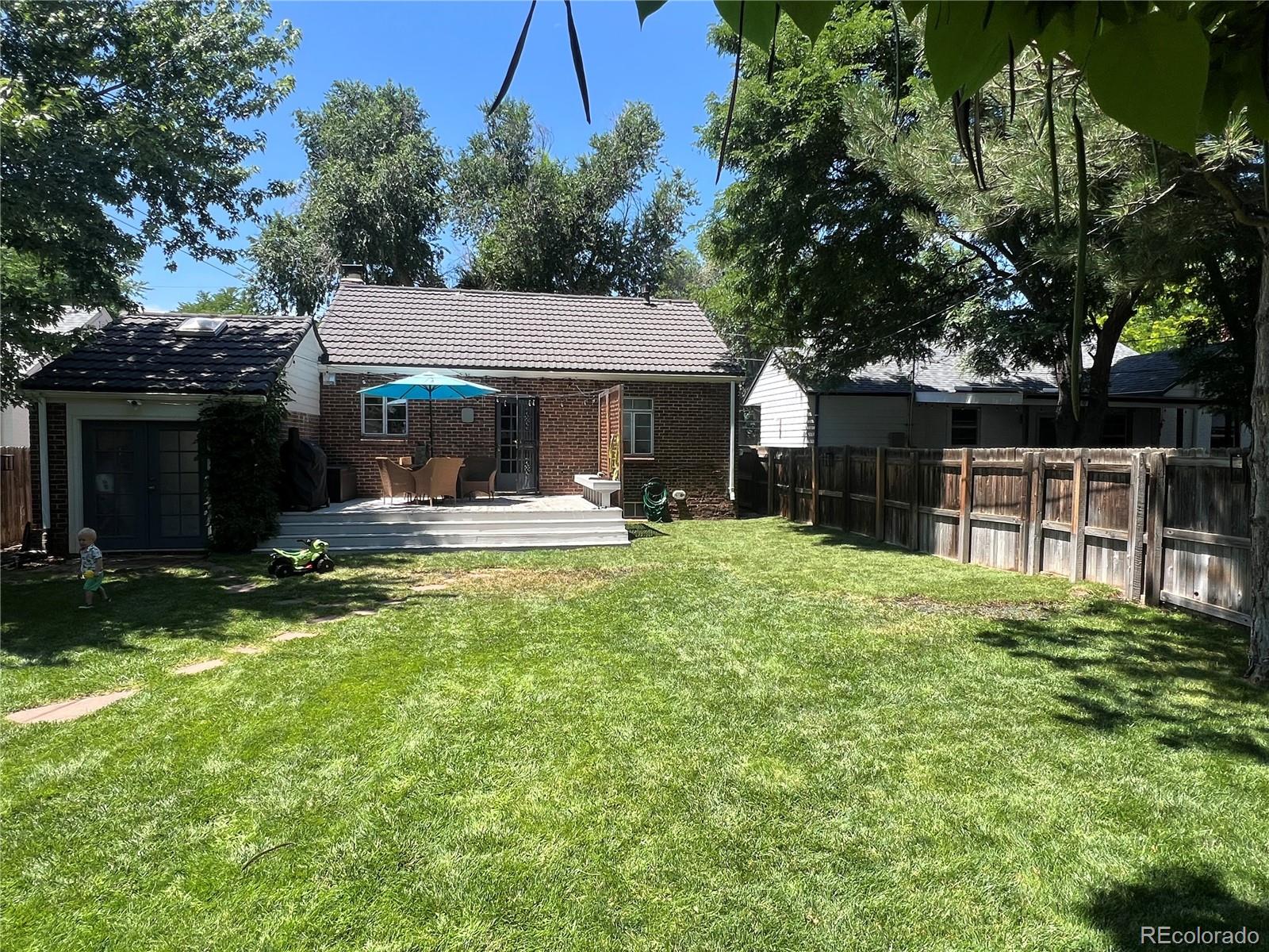 1230 Magnolia Street