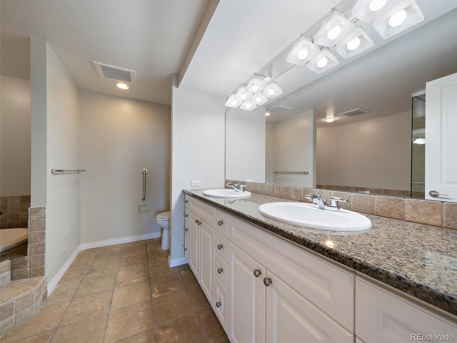 8100 E Union Avenue Unit: 313