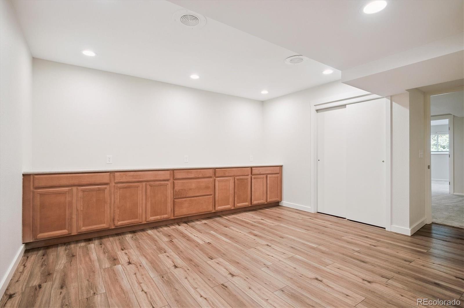 6325 W Mansfield Avenue Unit: 220