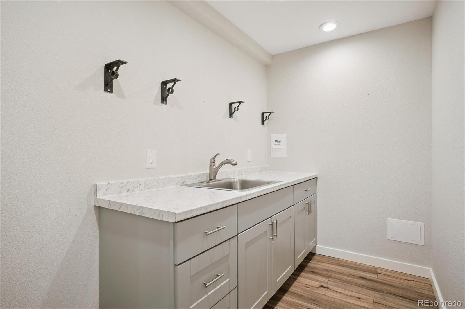 6325 W Mansfield Avenue Unit: 220