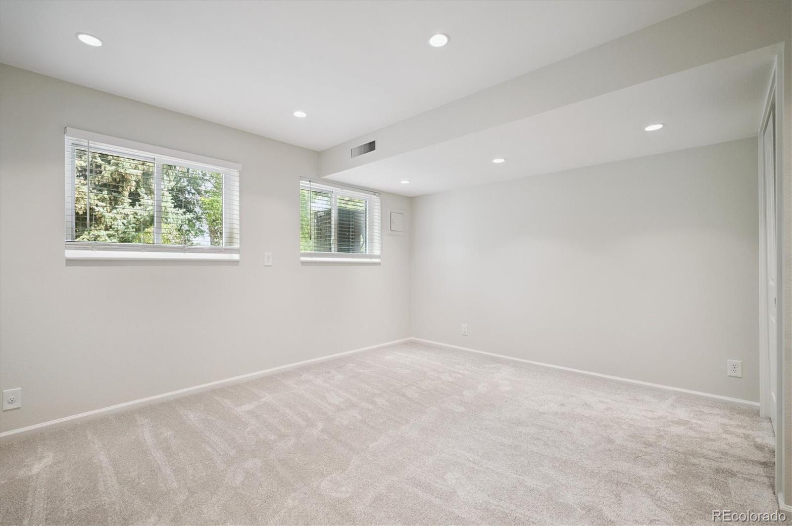 6325 W Mansfield Avenue Unit: 220