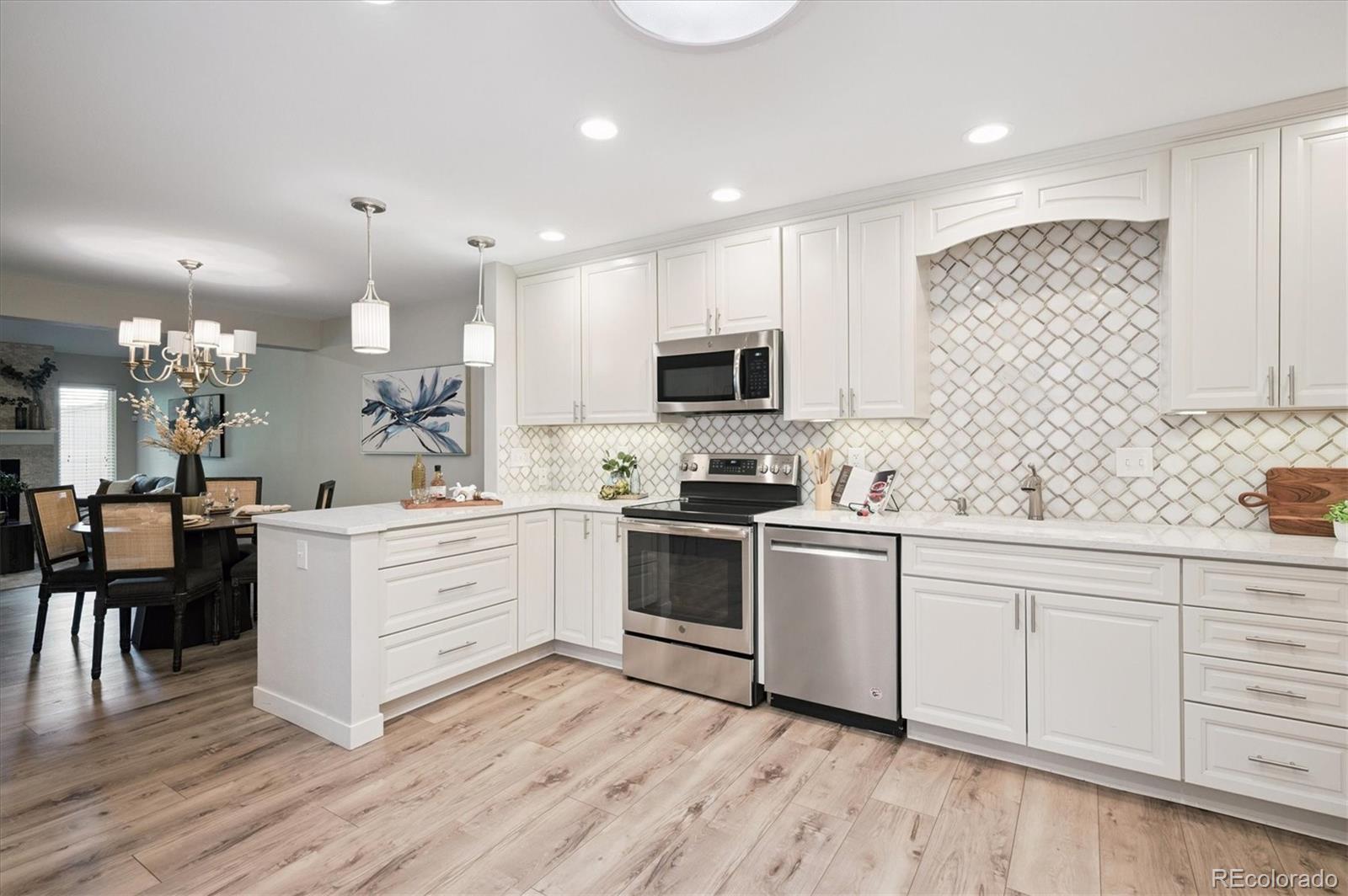 6325 W Mansfield Avenue Unit: 220