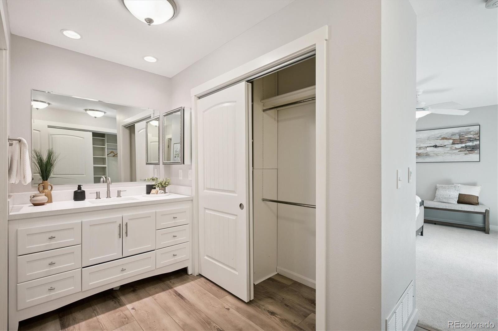 6325 W Mansfield Avenue Unit: 220