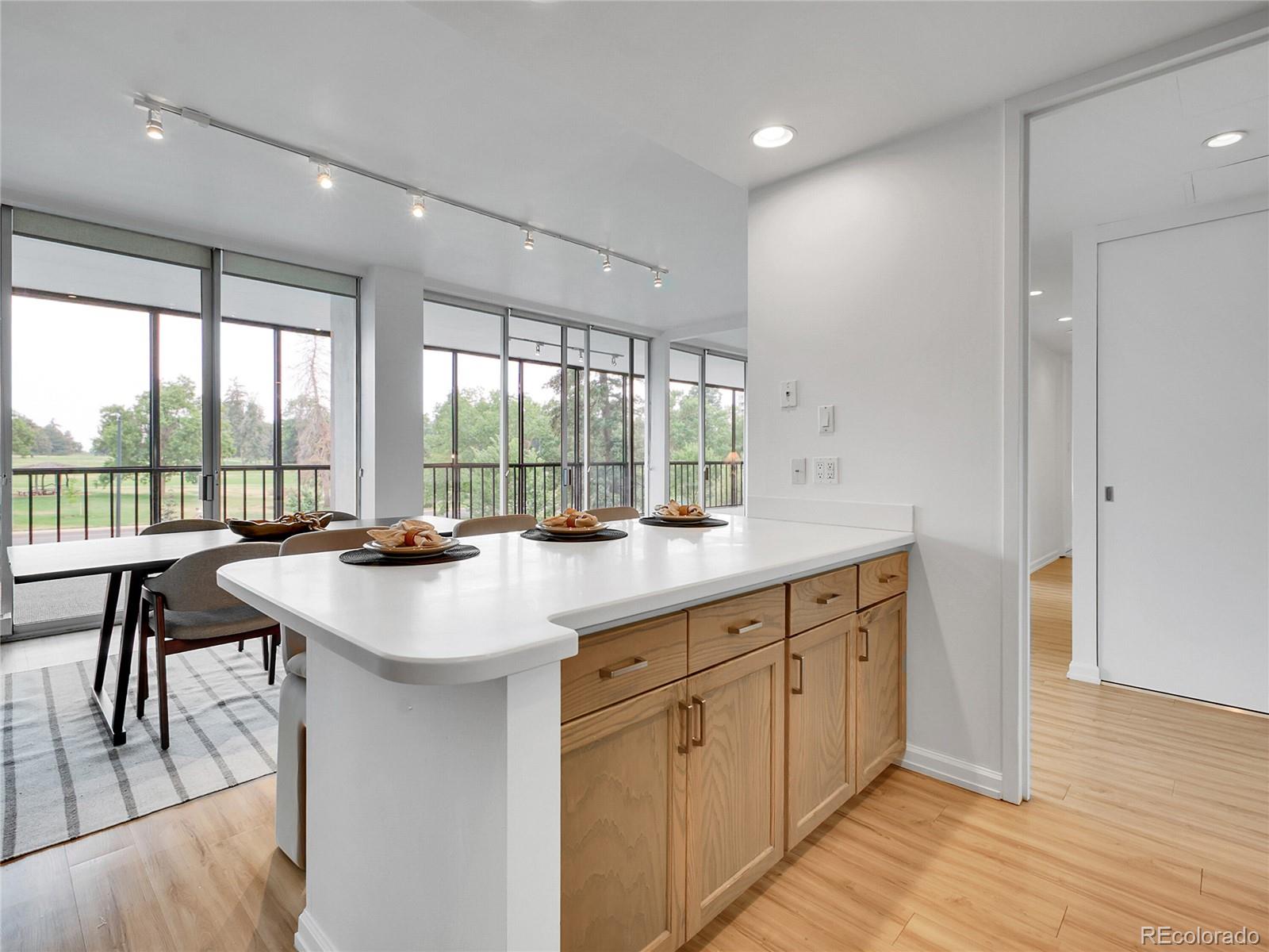 1201 N Williams Street Unit: 2B