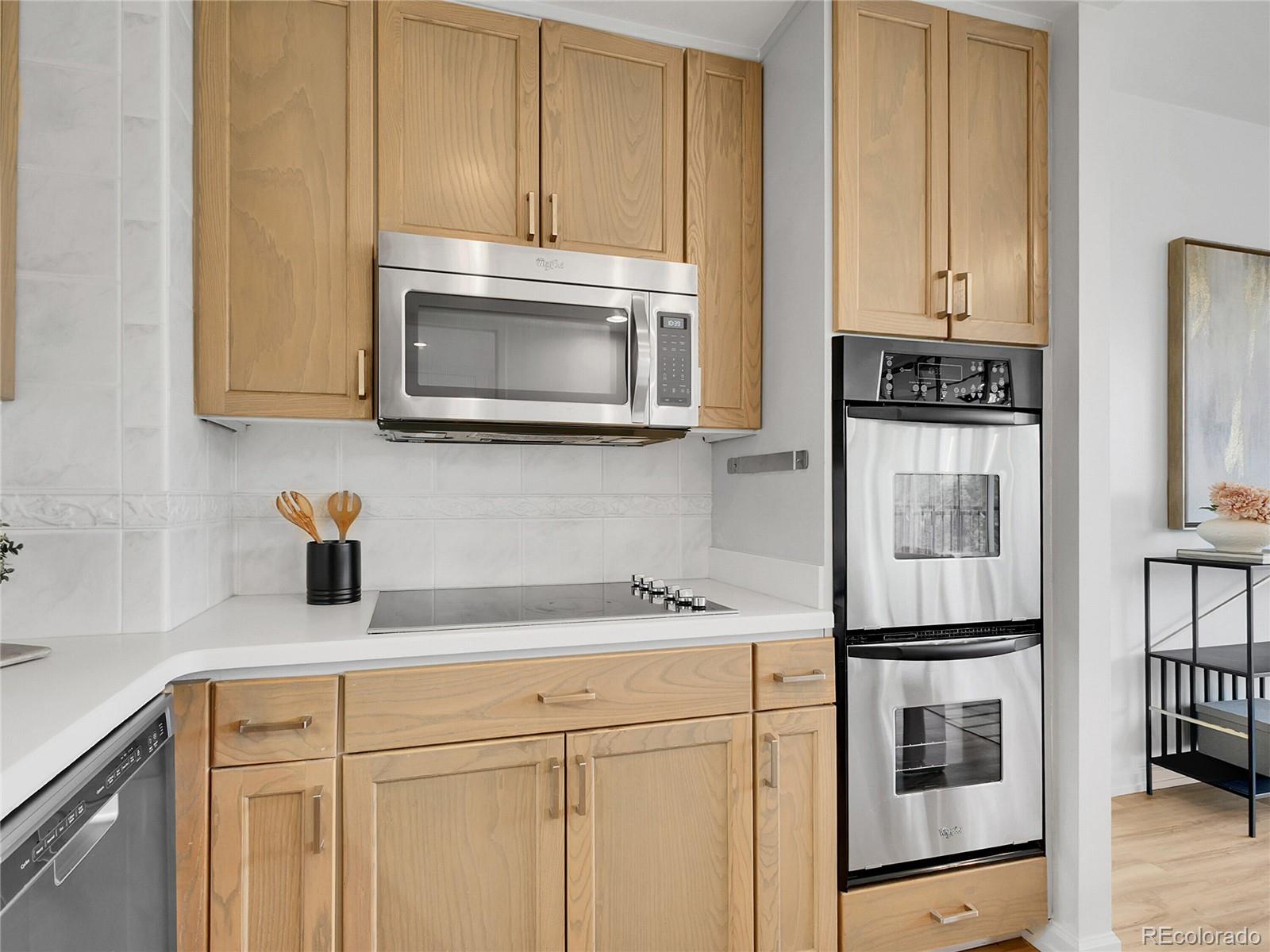 1201 N Williams Street Unit: 2B