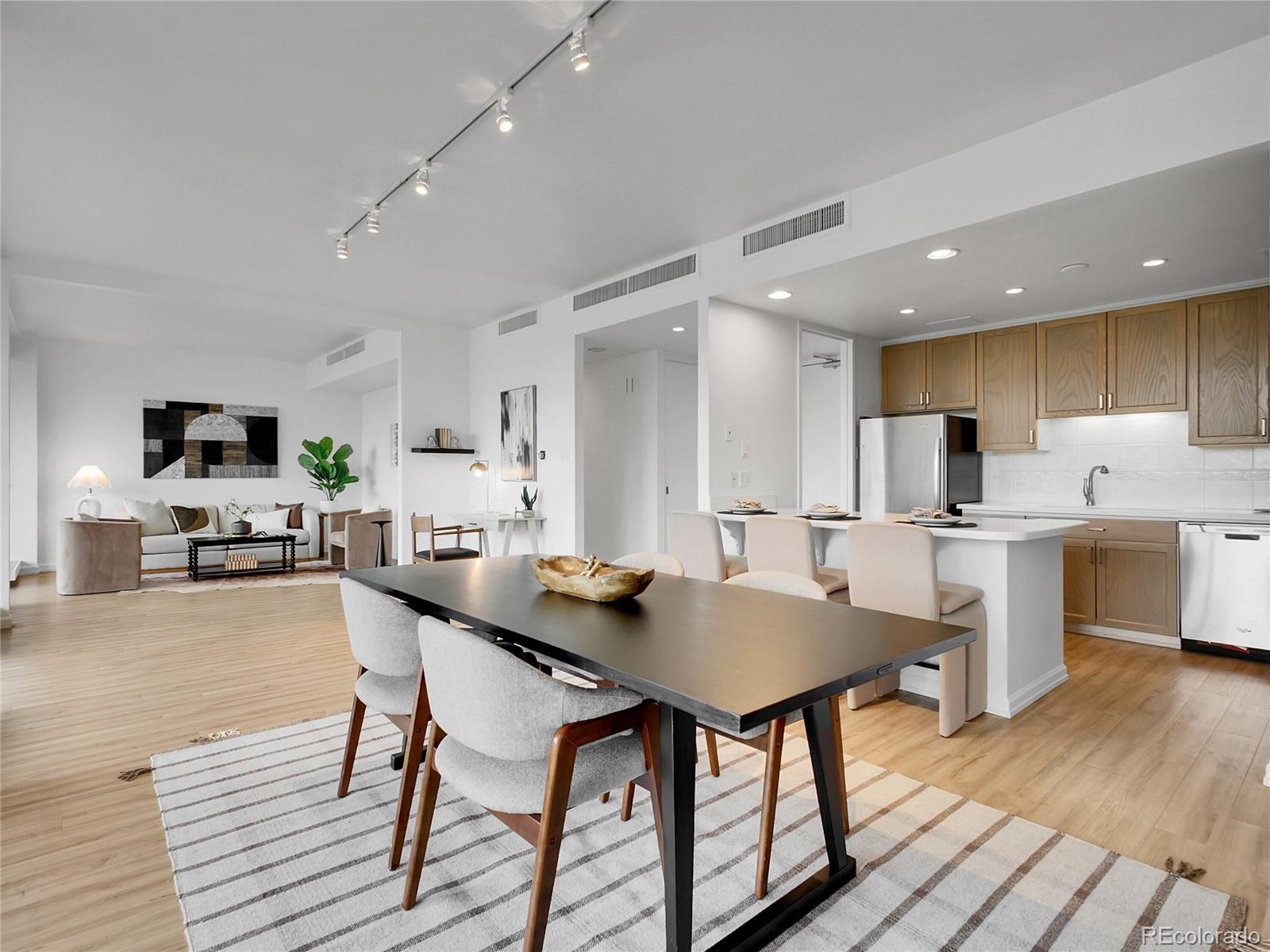 1201 N Williams Street Unit: 2B