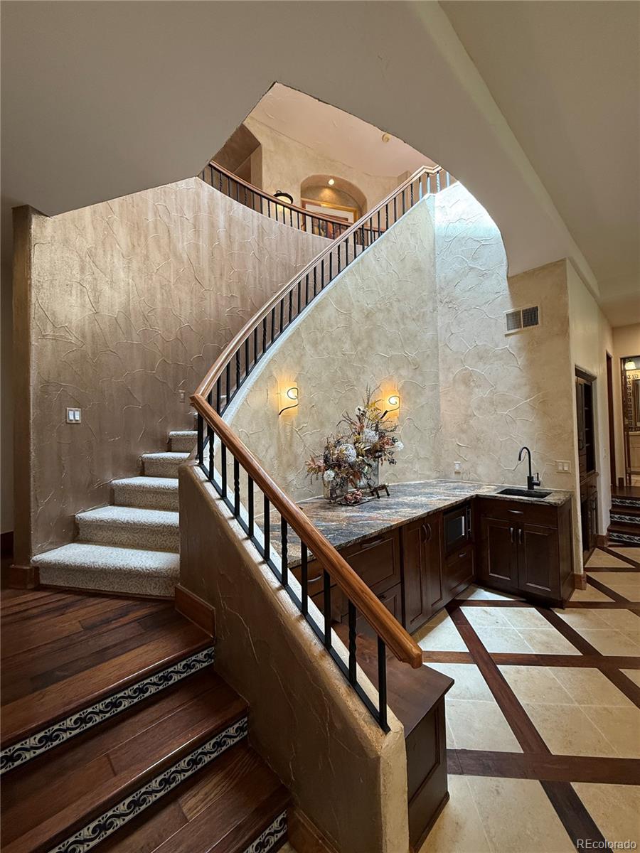 7022 Secrest Court