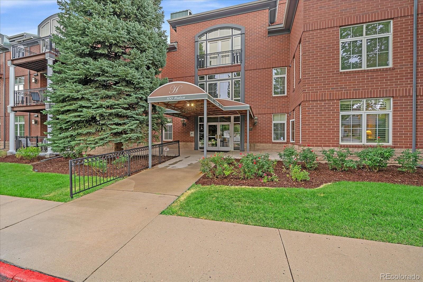 300 Hudson Street Unit: 302