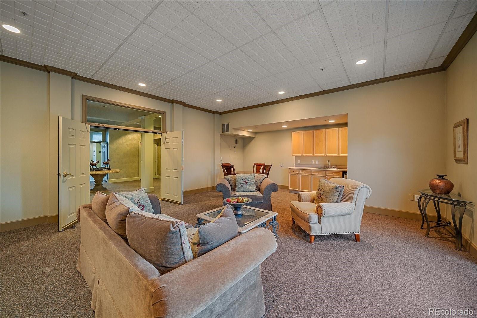 300 Hudson Street Unit: 302