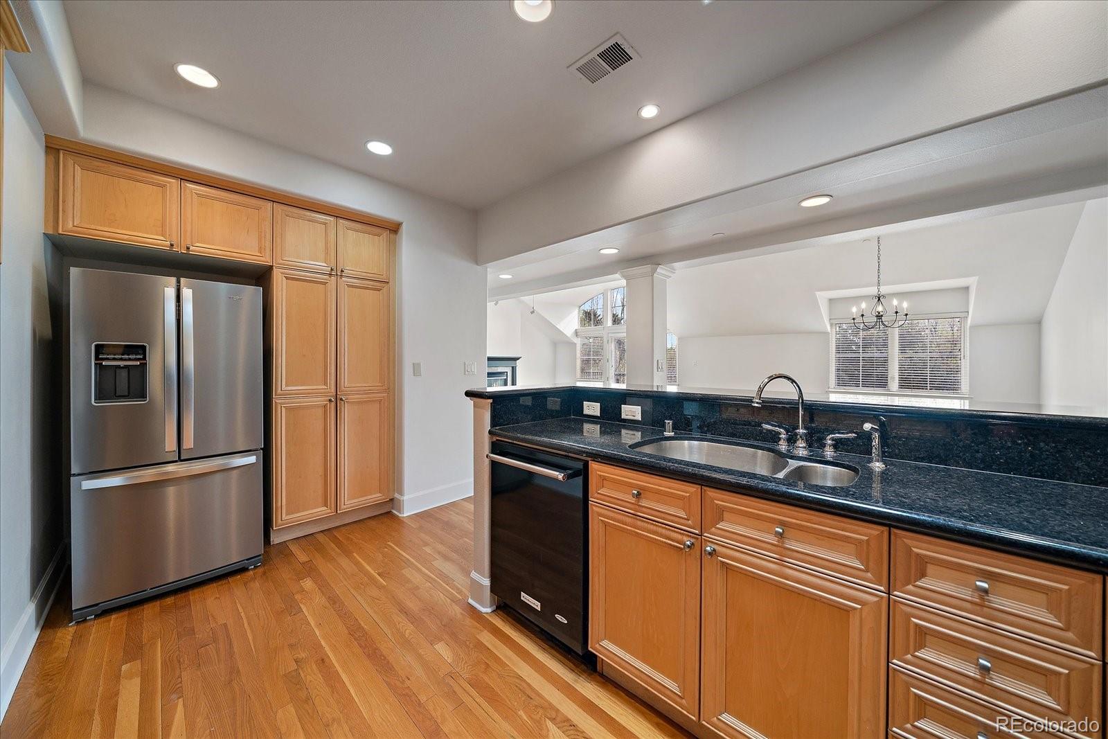 300 Hudson Street Unit: 302