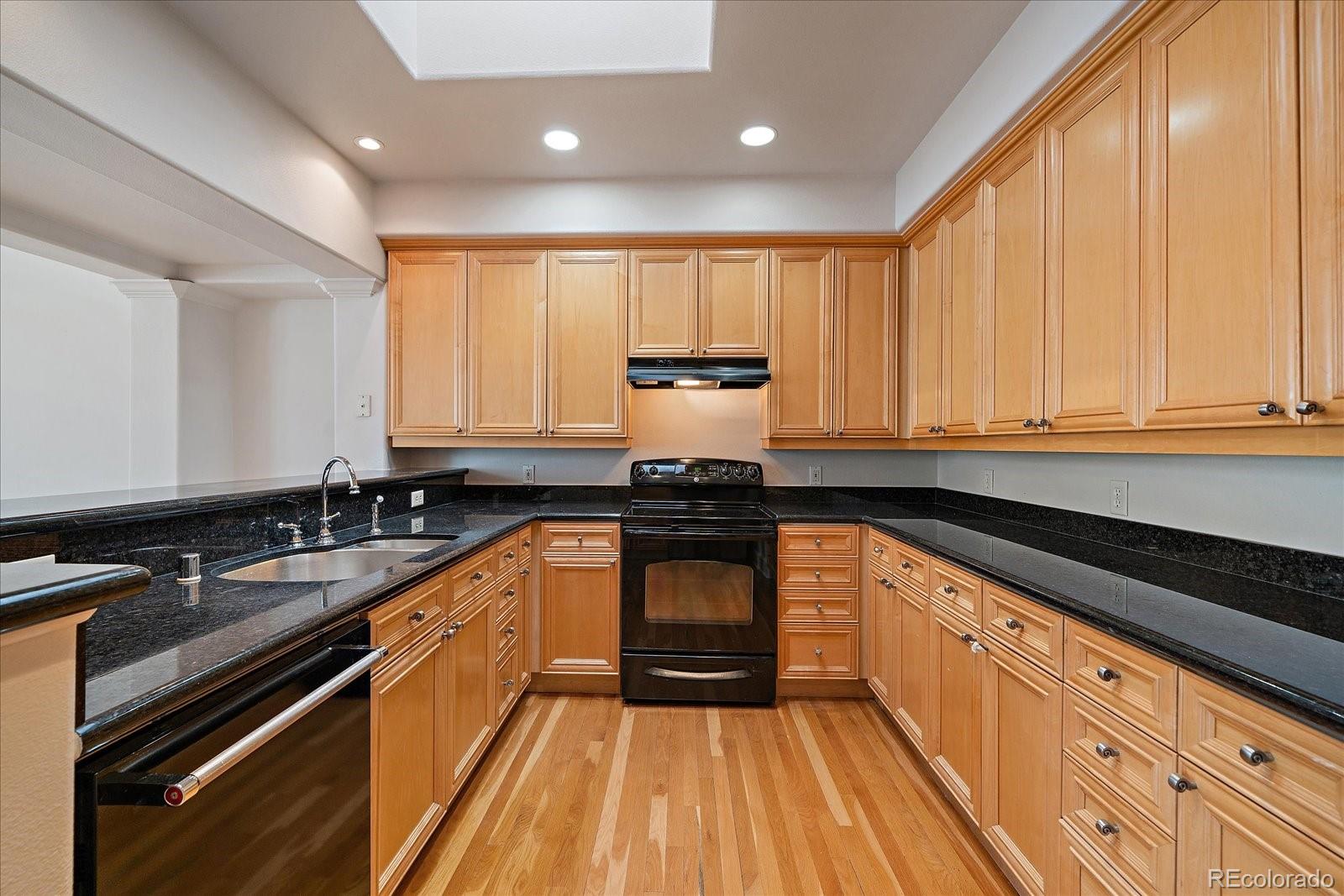 300 Hudson Street Unit: 302