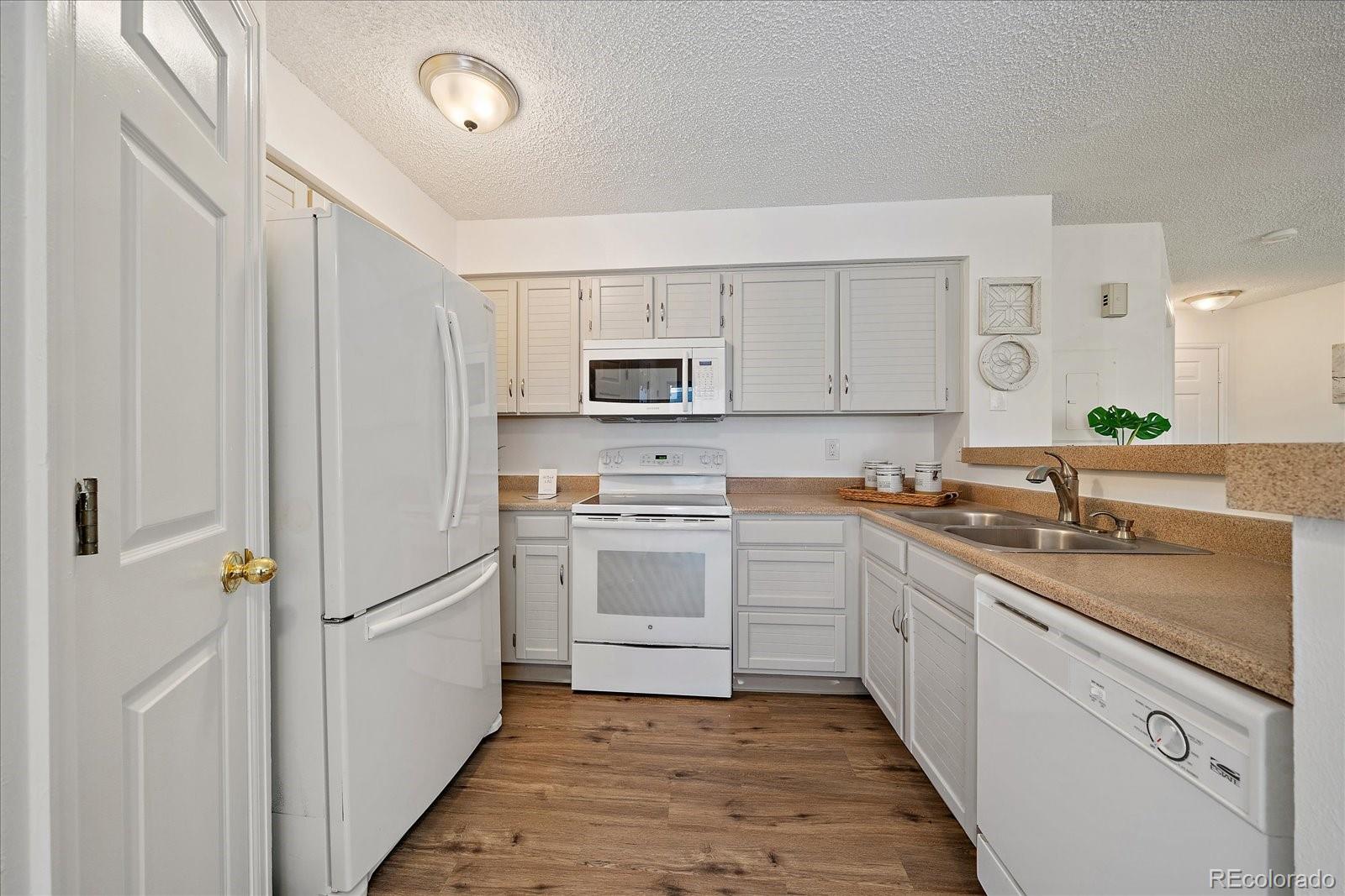 8500 E Jefferson Avenue Unit: 15E