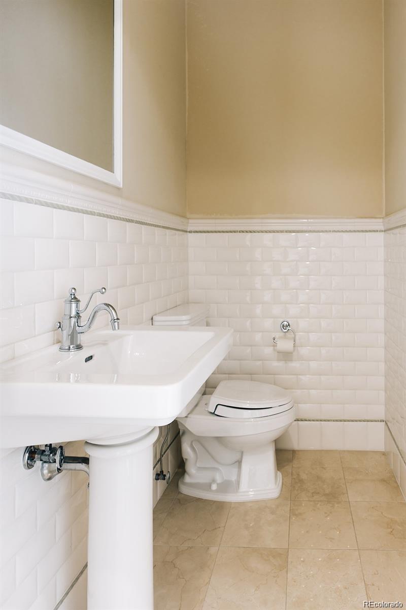 8100 E Union Avenue Unit: 2201