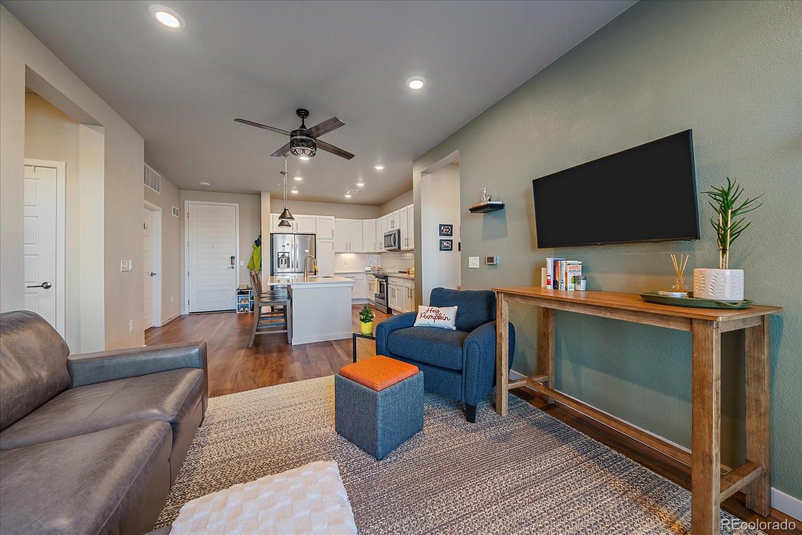 420 E Fremont Place Unit: 203