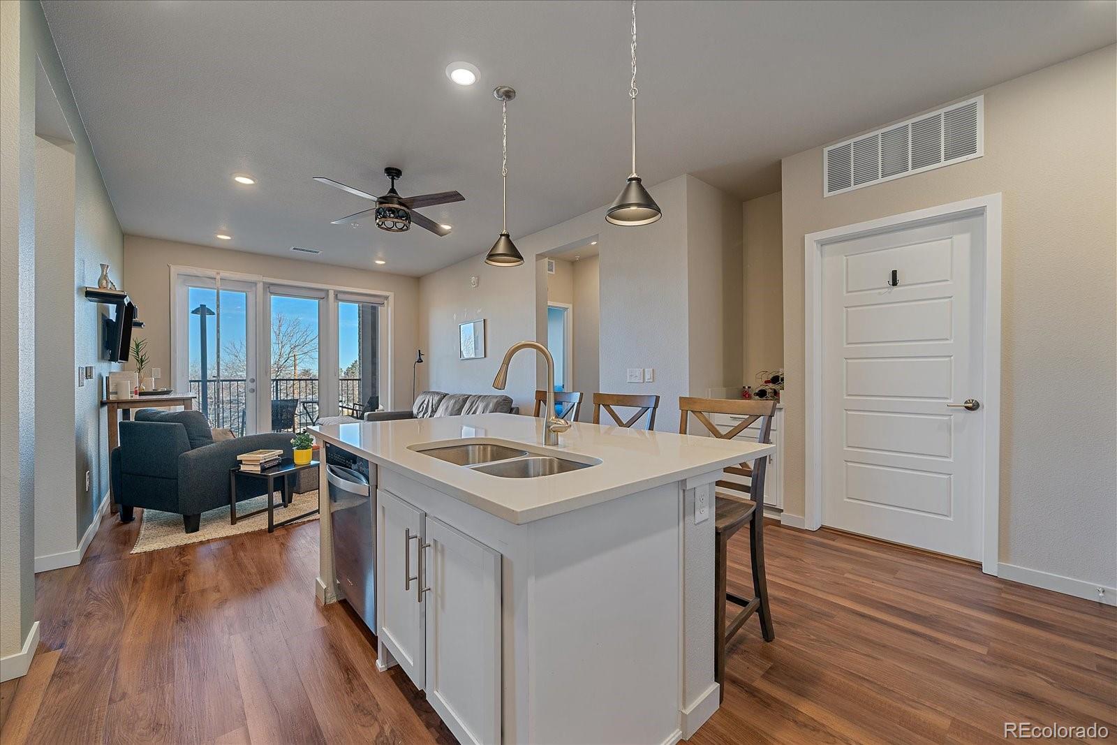 420 E Fremont Place Unit: 203