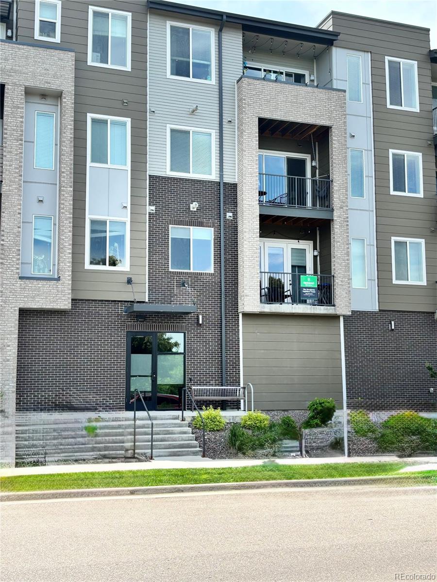 420 E Fremont Place Unit: 203