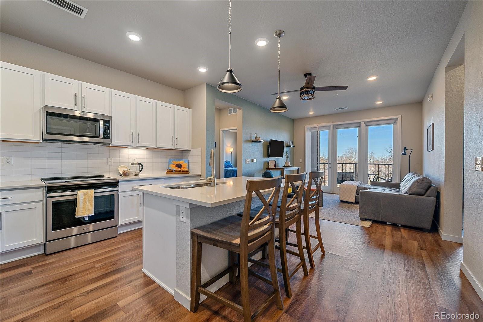 420 E Fremont Place Unit: 203