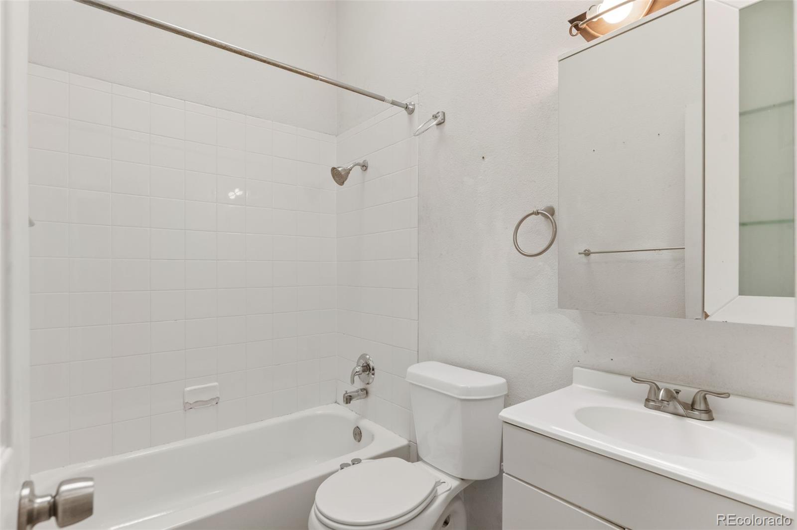 4720 E Louisiana Avenue