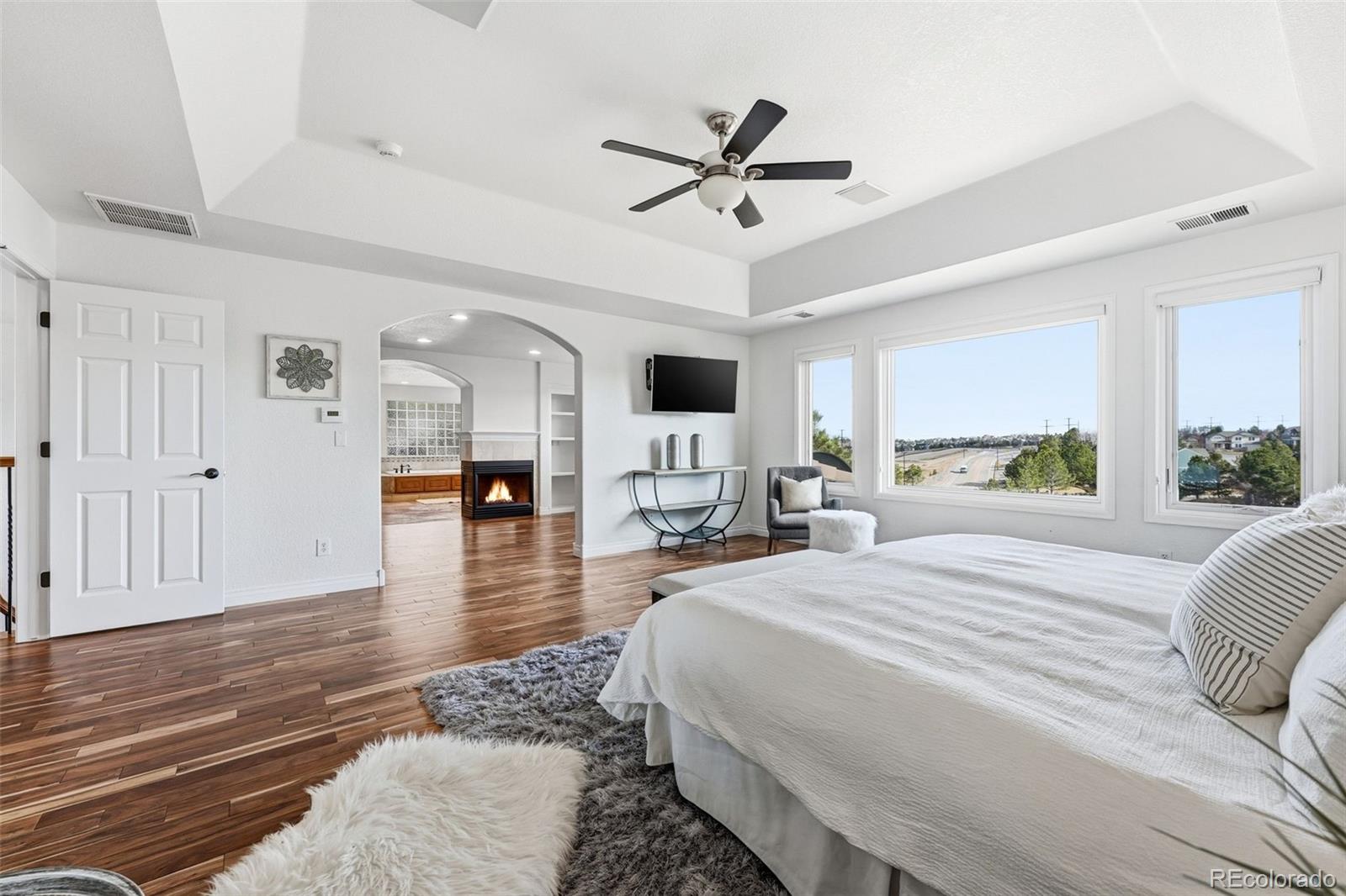 7086 Esperanza Drive