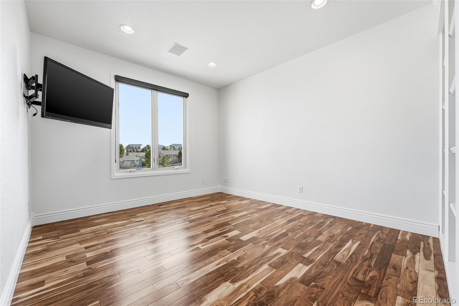 7086 Esperanza Drive