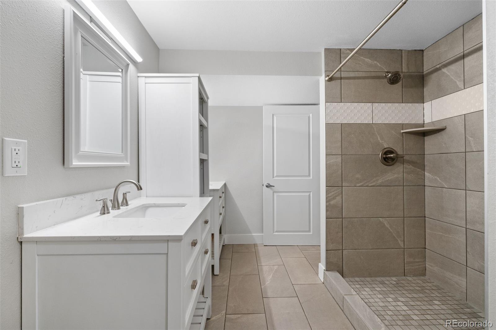 6350 S Greenwood Street