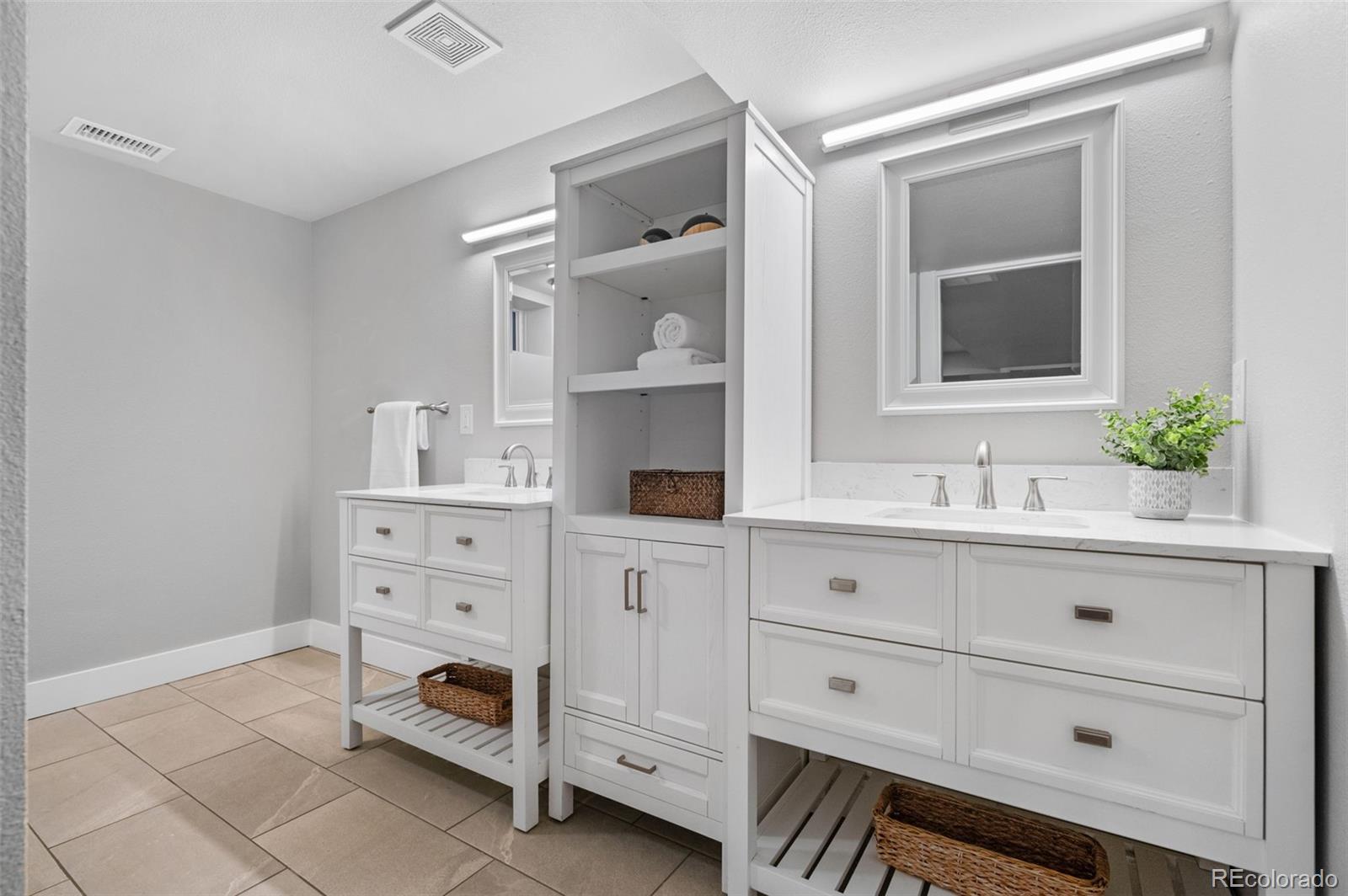 6350 S Greenwood Street