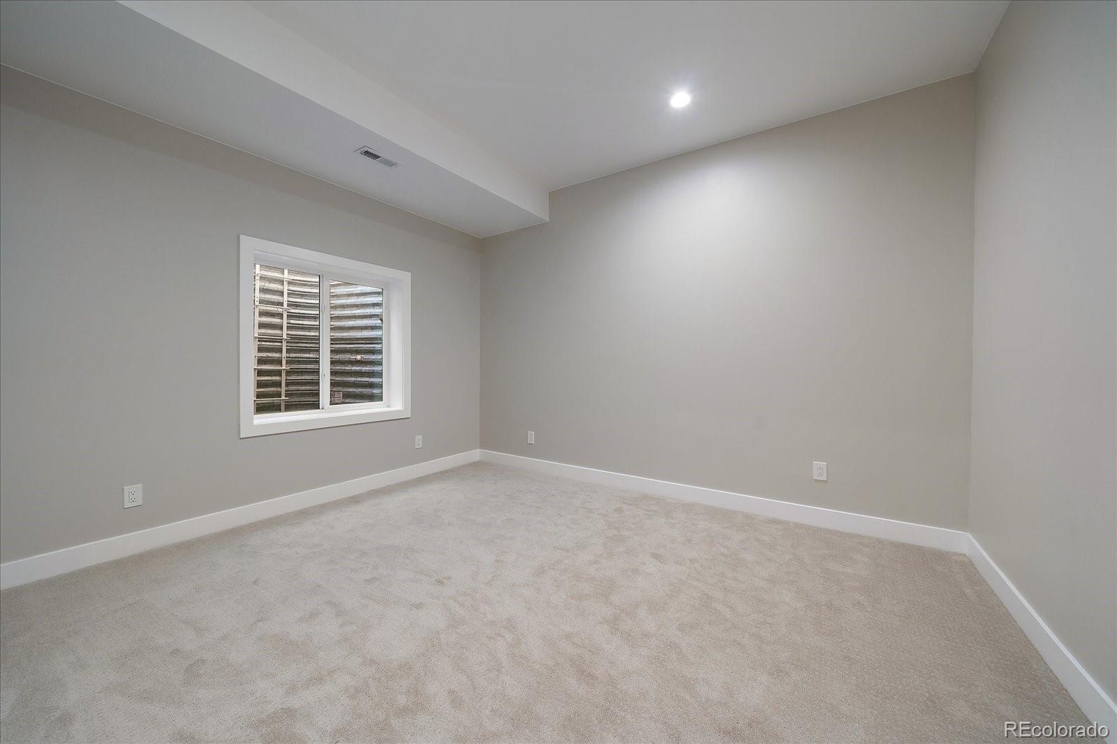 5838 S Louthan Street