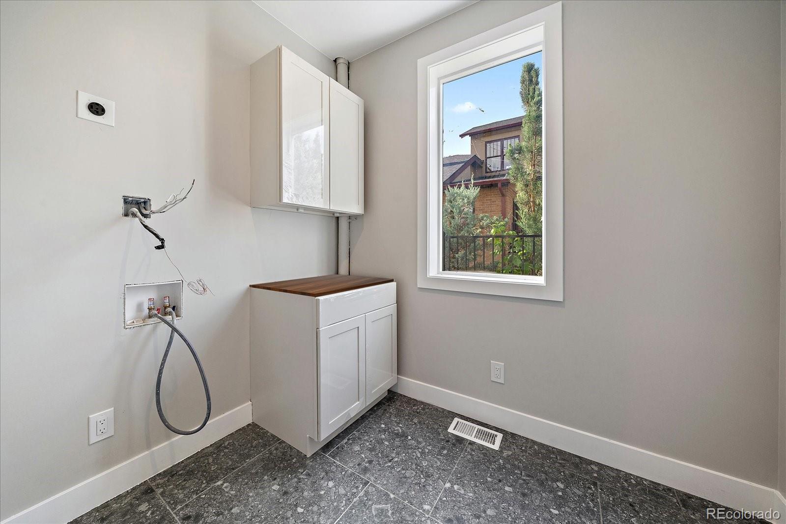 5838 S Louthan Street