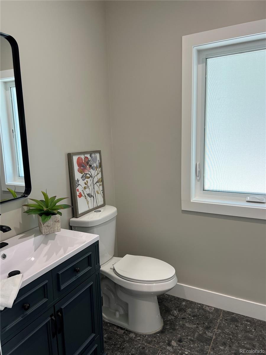 5838 S Louthan Street