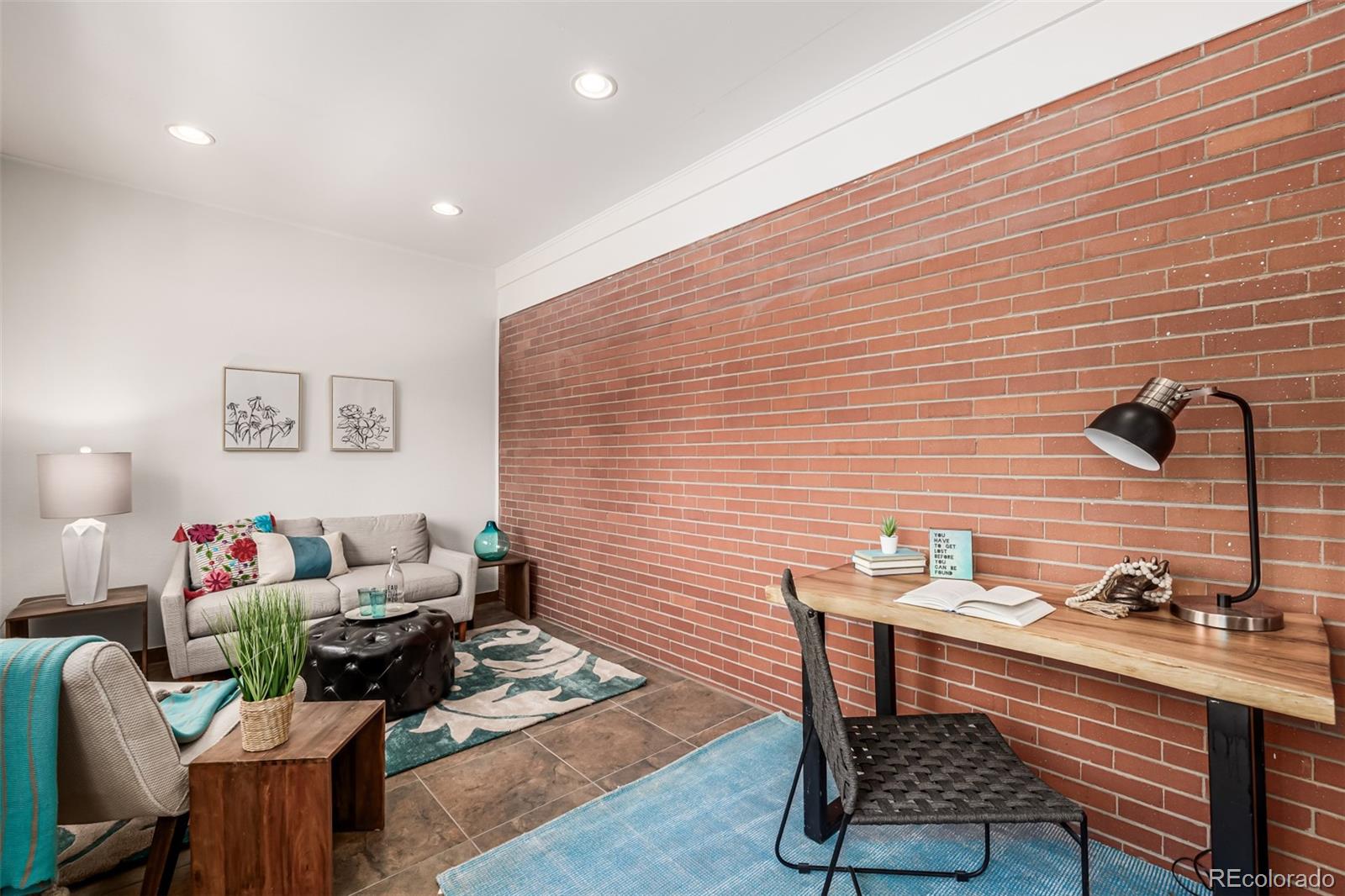 403 S Niagara Street