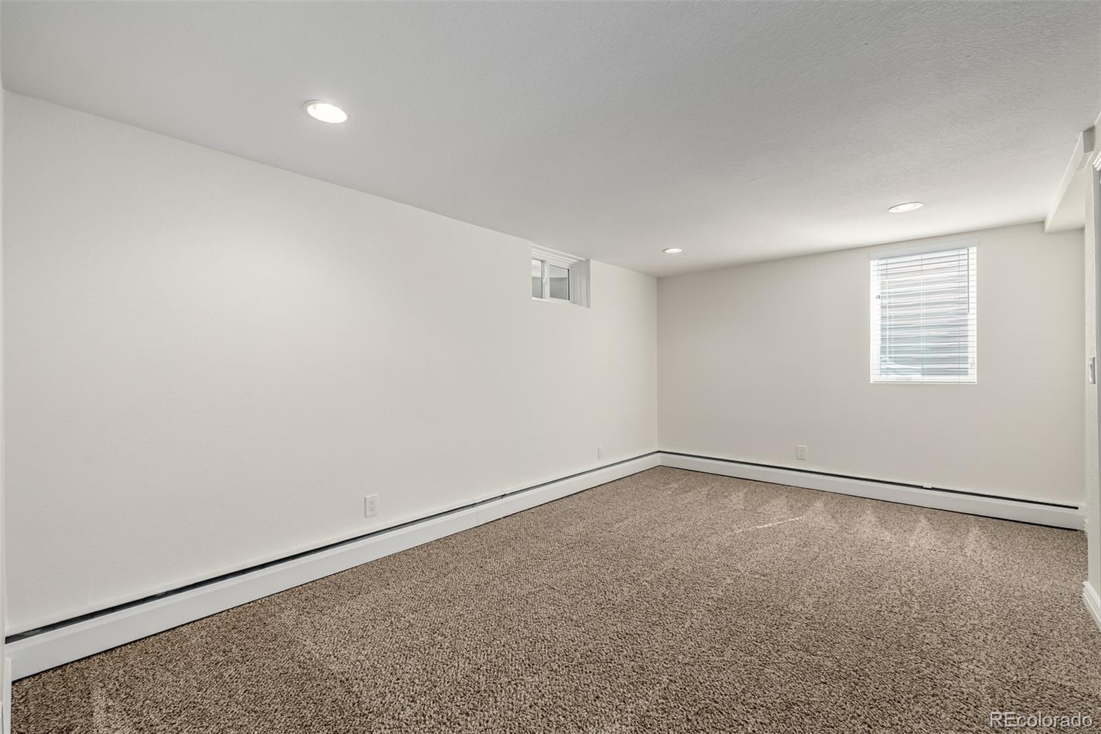 403 S Niagara Street