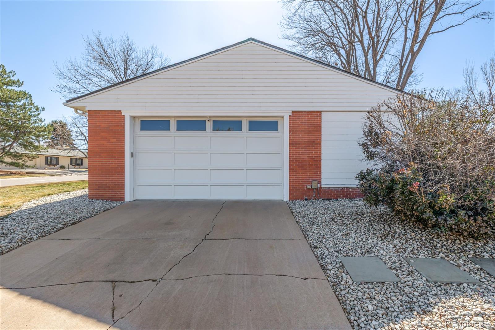 403 S Niagara Street