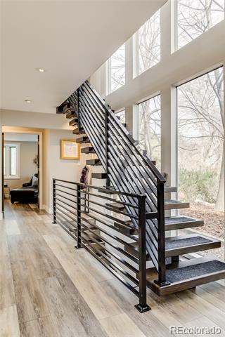 5553 S Chester Court