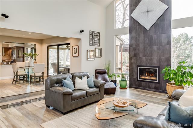 5553 S Chester Court