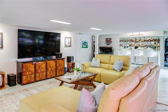 5553 S Chester Court