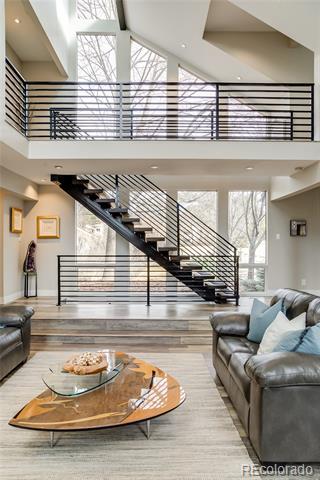 5553 S Chester Court