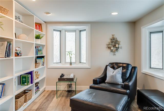5553 S Chester Court