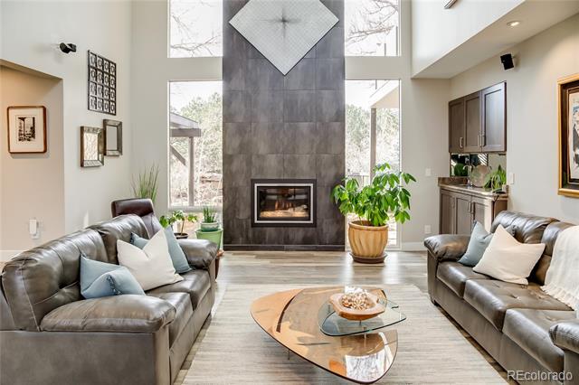 5553 S Chester Court