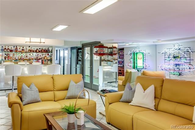 5553 S Chester Court