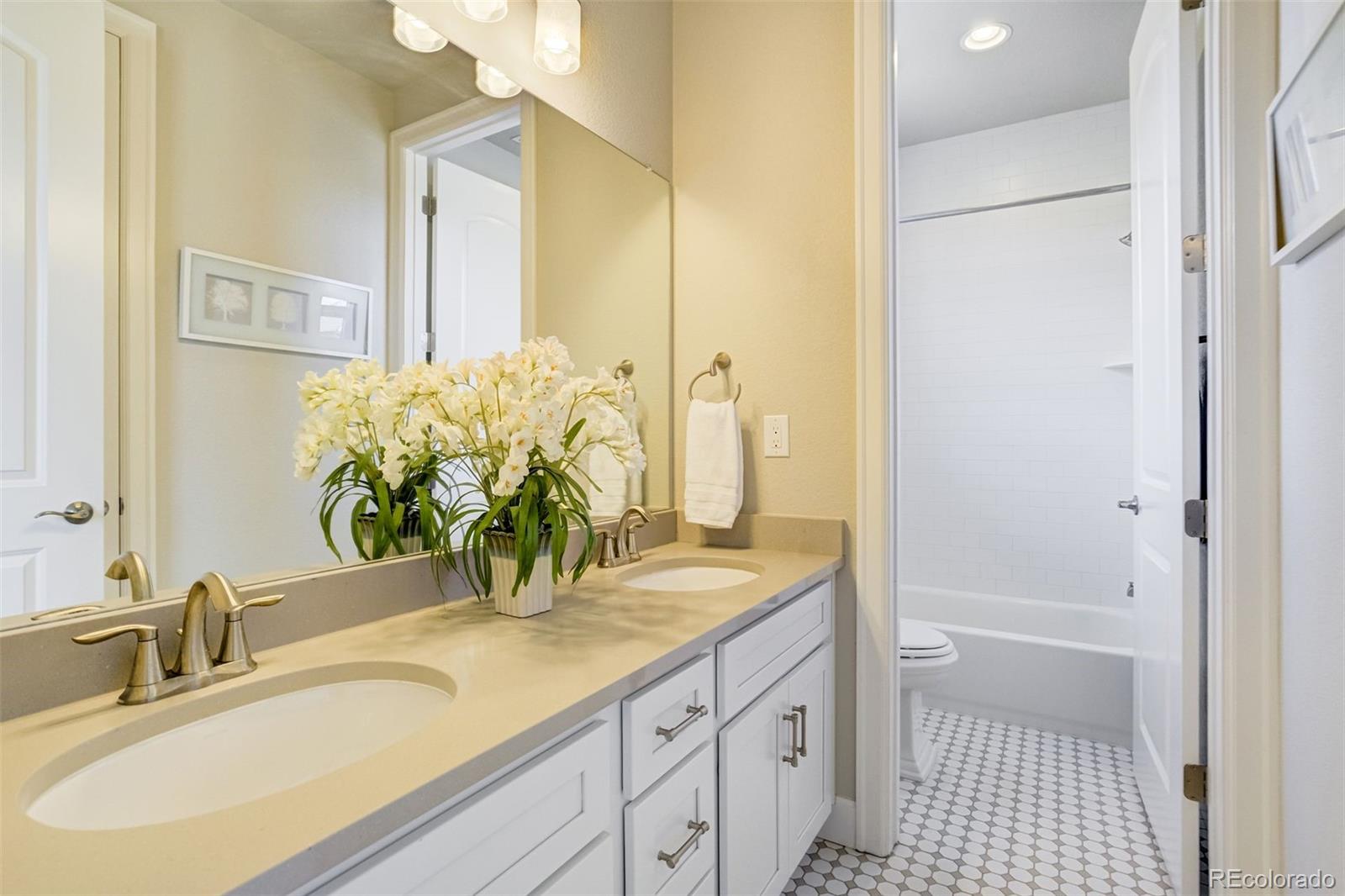 6971 E Orchard Place