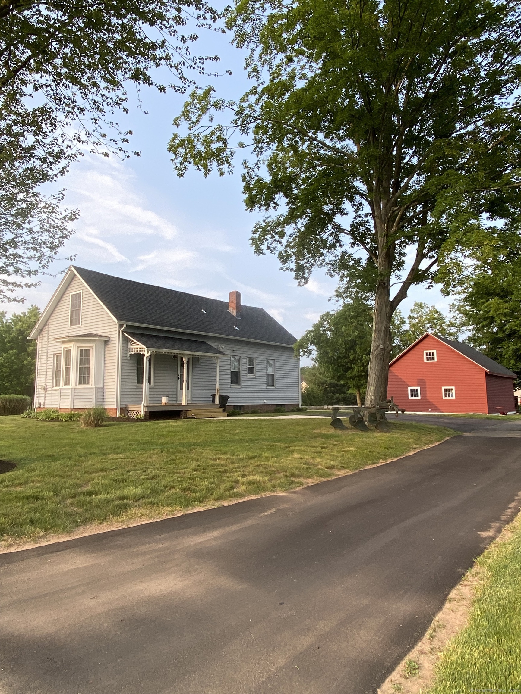 77 North Hill Road