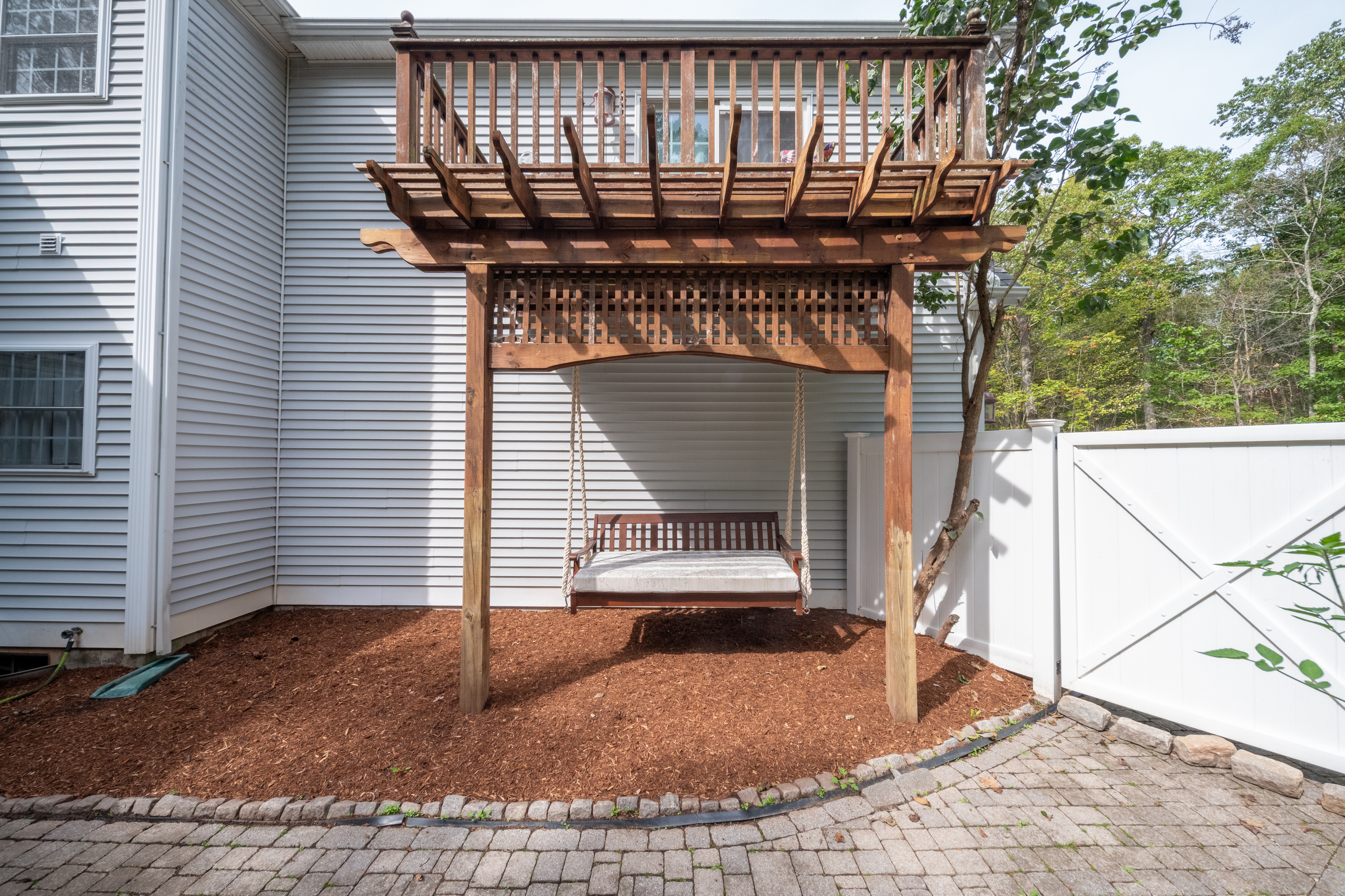 25 Roast Meat Hill Road