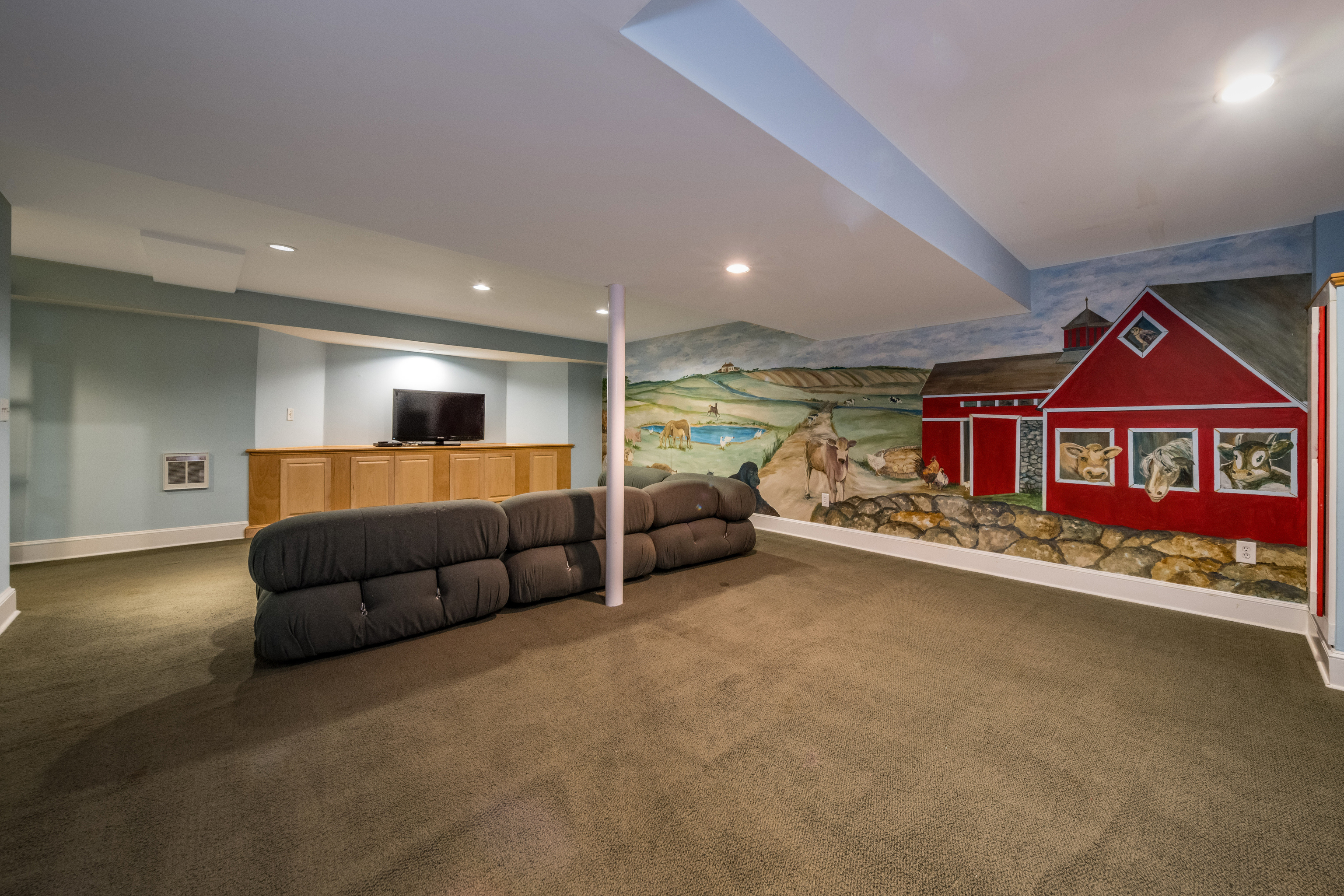 25 Roast Meat Hill Road