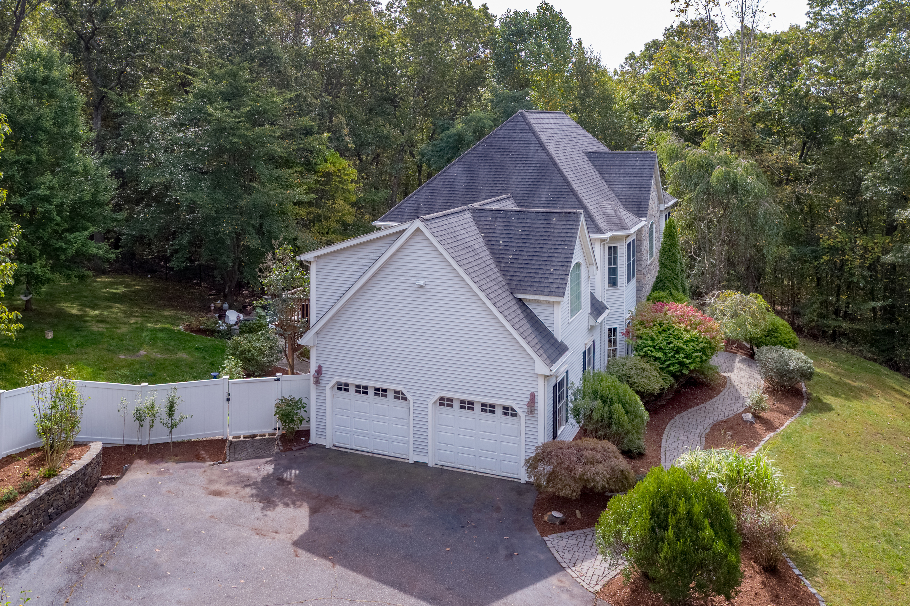 25 Roast Meat Hill Road