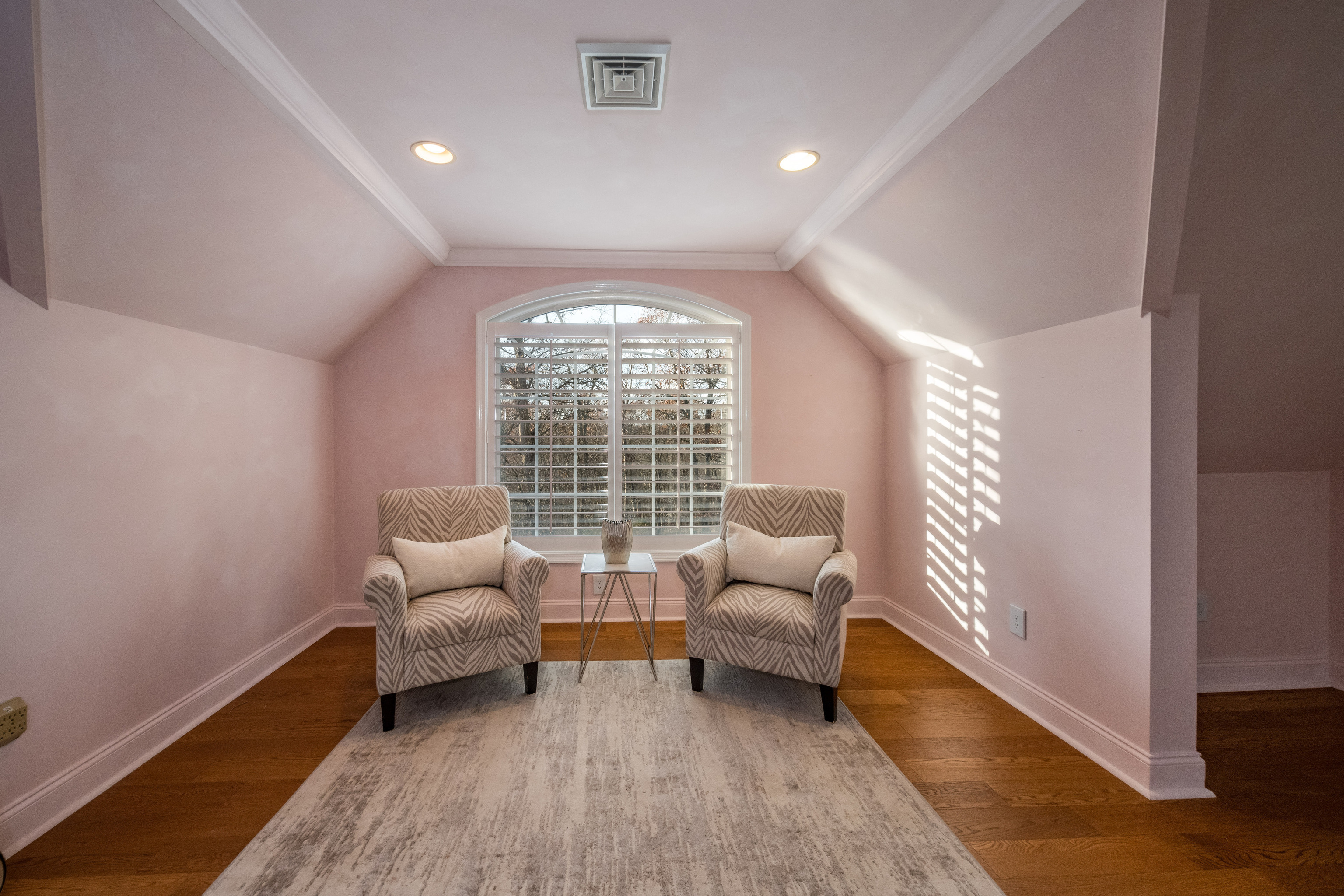 25 Roast Meat Hill Road