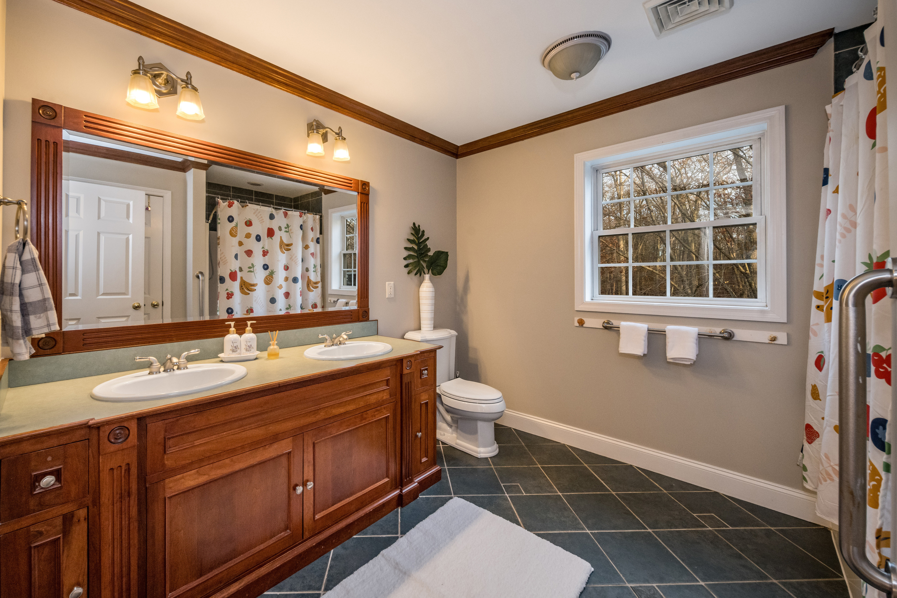 25 Roast Meat Hill Road