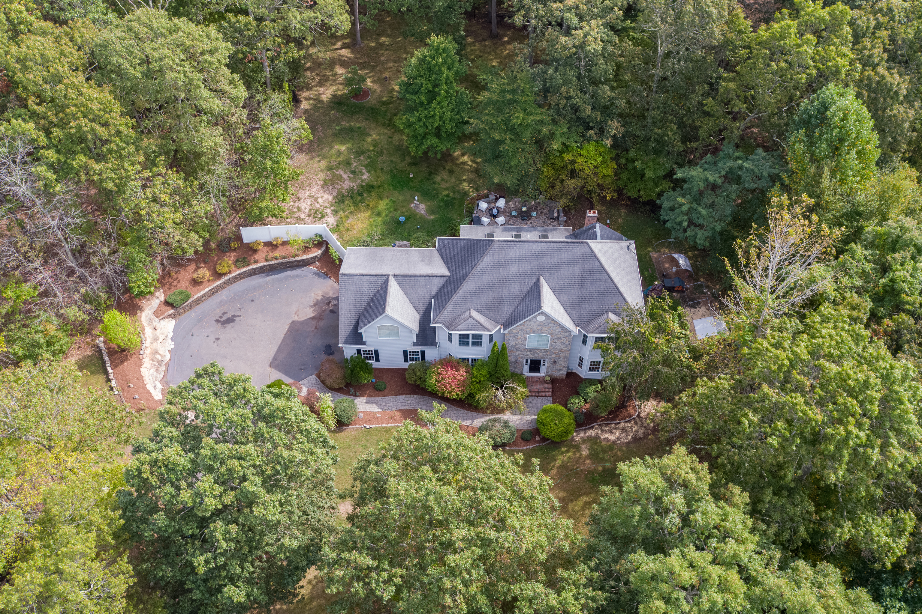 25 Roast Meat Hill Road
