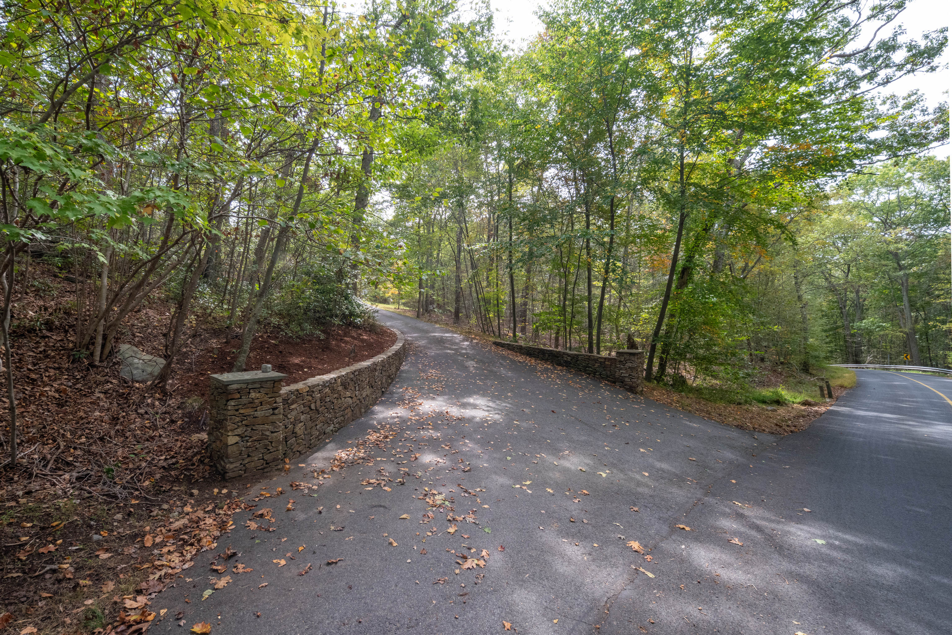 25 Roast Meat Hill Road